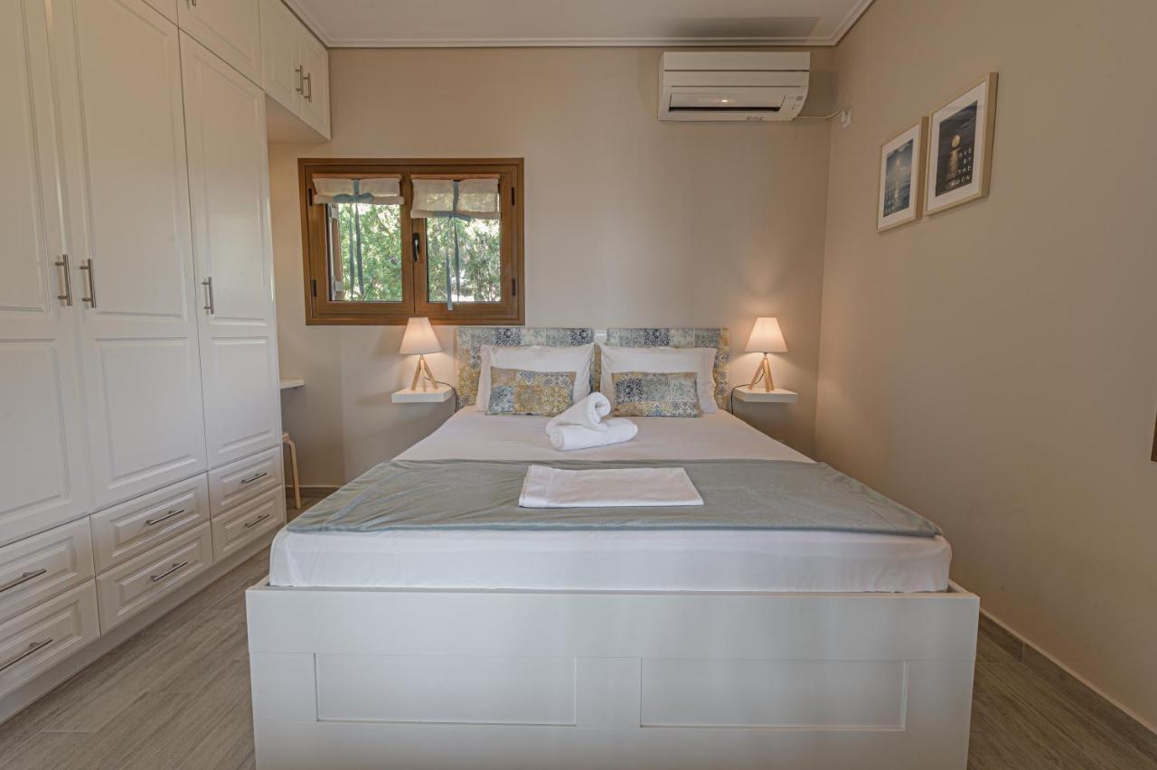 Paralio Astros Beachfront Suites Xiropigado Exterior photo